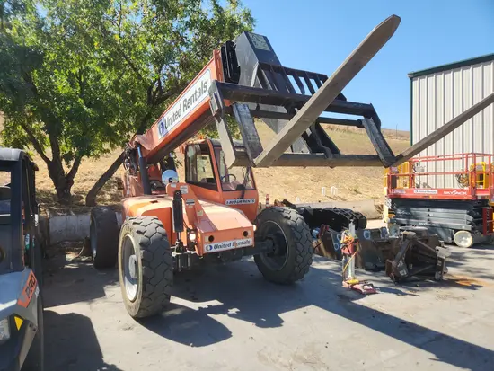 2017 SKYTRAK 6042 Forklift