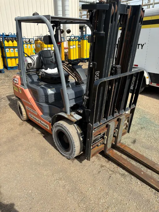 2017 Toyota 8FGCU25 Warehouse Forklift