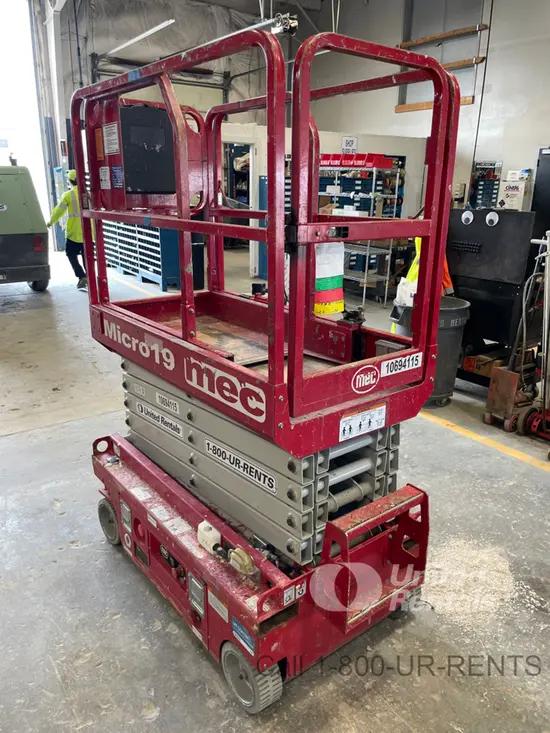 2017 MEC MICRO 19 Scissor Lift