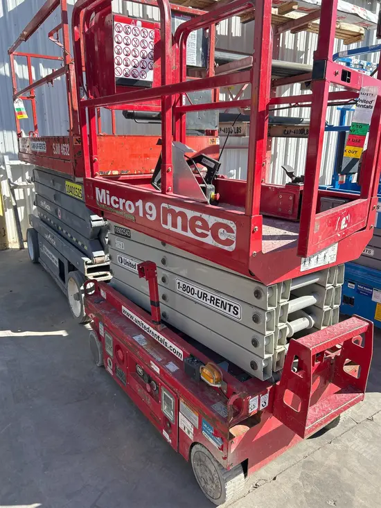 2019 MEC MICRO 19 Scissor Lift