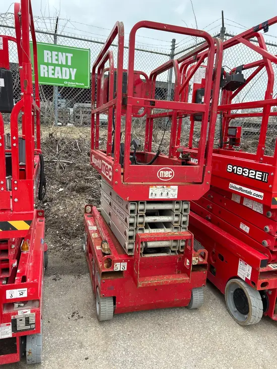 2018 MEC MICRO 19 Scissor Lift