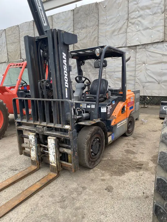 2019 Doosan D35S-7 Warehouse Forklift