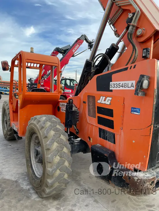 2017 SKYTRAK 8042 Forklift