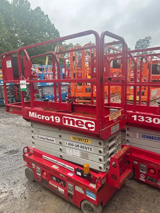 2018 MEC MICRO 19 Scissor Lift