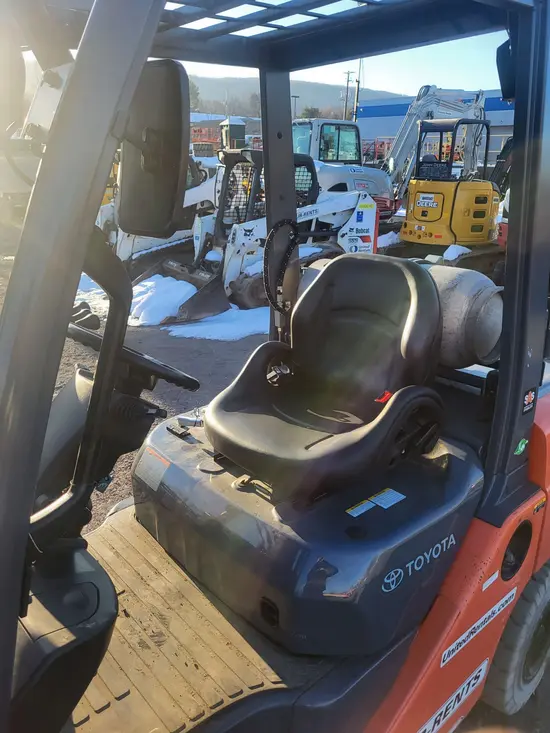 2019 Toyota 8FGU30 Warehouse Forklift