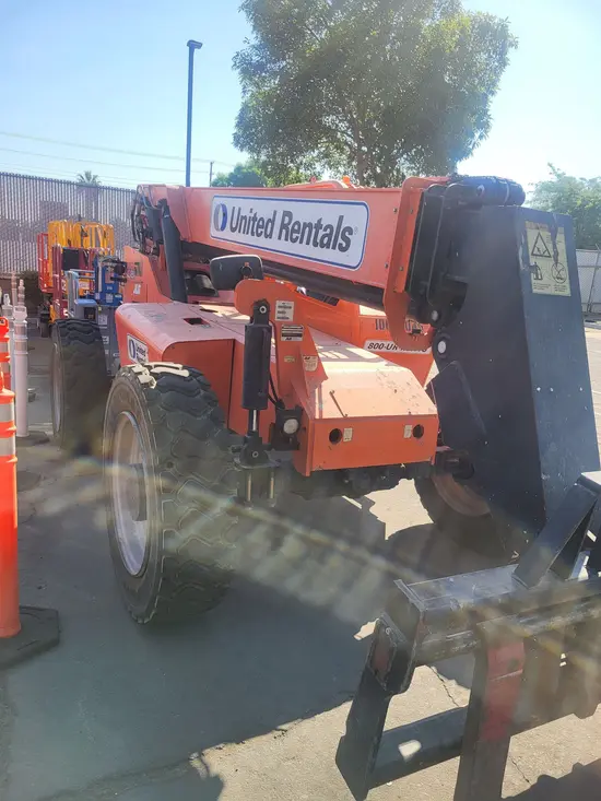 2017 SKYTRAK 6042 Forklift