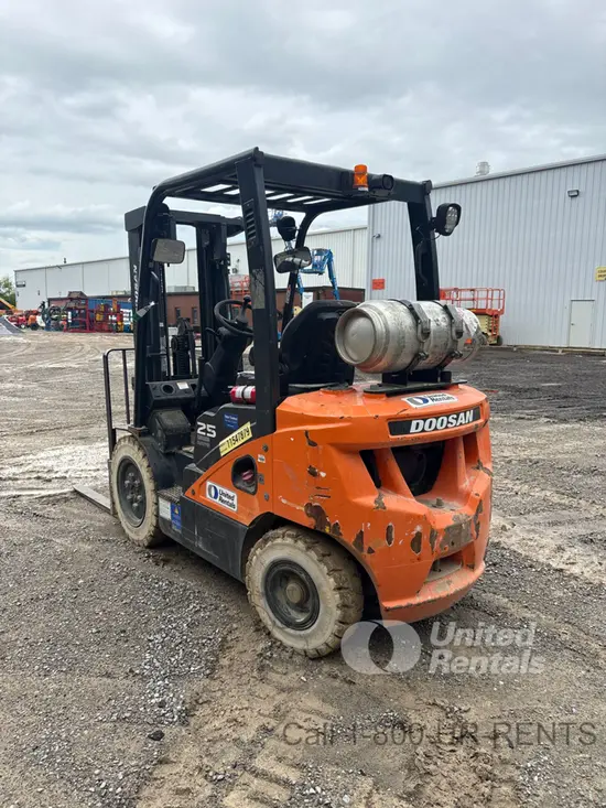2022 Doosan G25E-7DF Warehouse Forklift