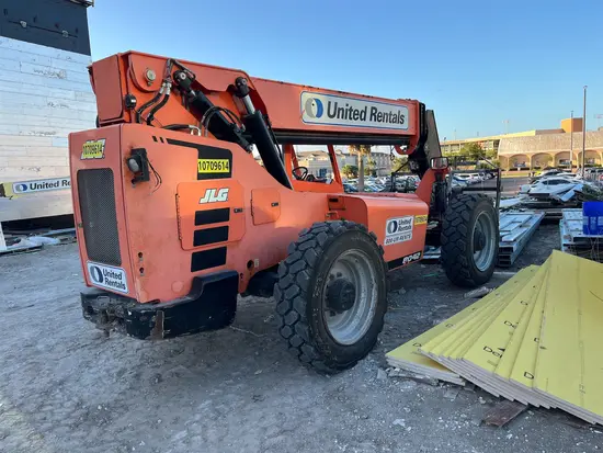 2018 SKYTRAK 8042 Forklift