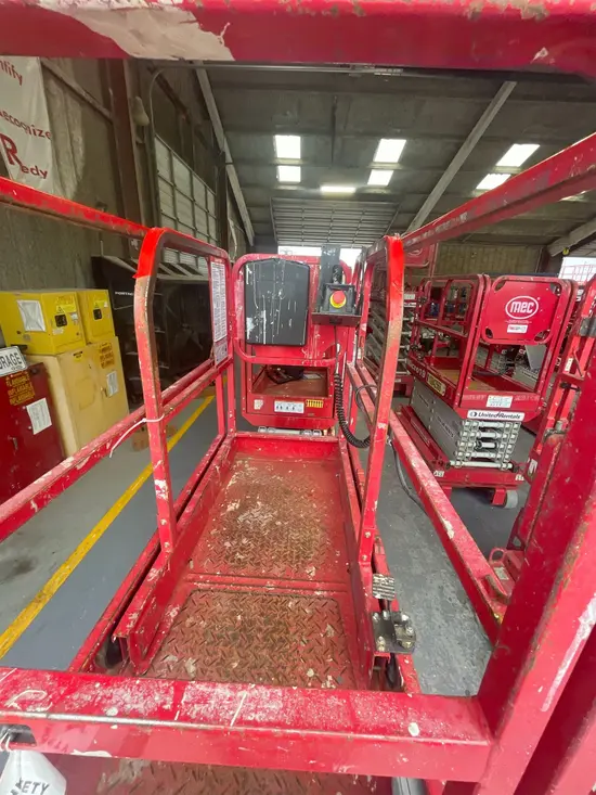 2018 MEC MICRO 19 Scissor Lift