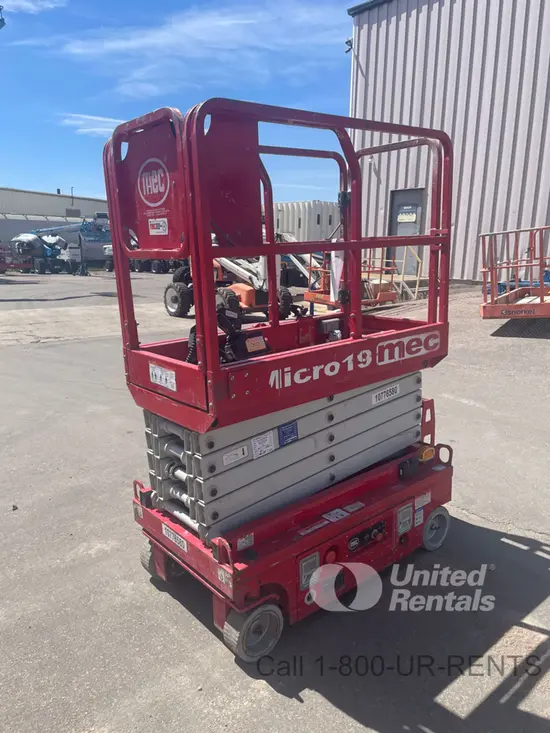 2018 MEC MICRO 19 Scissor Lift