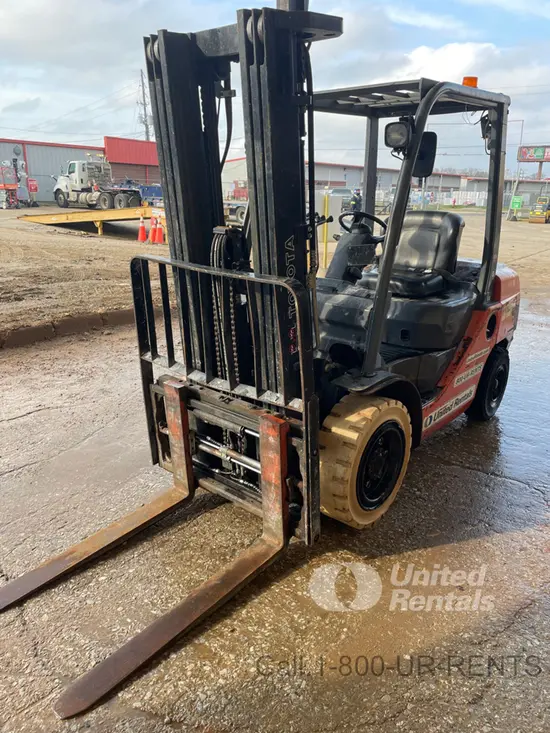 2019 Toyota 8FDU30 Warehouse Forklift