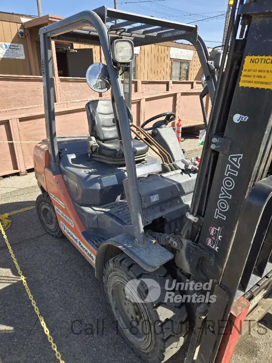 2018 Toyota 8FDU30 Warehouse Forklift