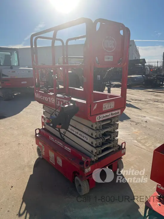 2019 MEC MICRO 19 Scissor Lift
