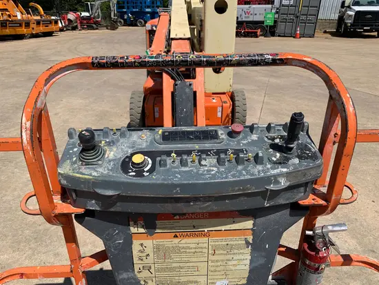 2013 JLG E450AJ Articulating Boom Lift