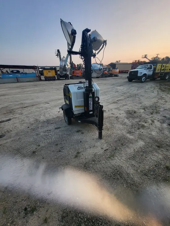2018 Allmand NIGHT LIGHT V Portable Light Tower