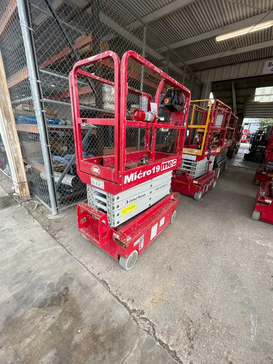 2018 MEC MICRO 19 Scissor Lift