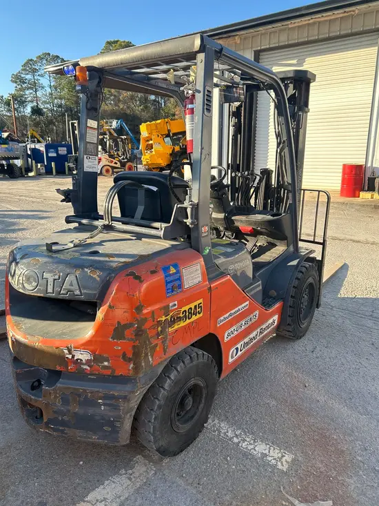 2019 Toyota 8FGU30 Warehouse Forklift