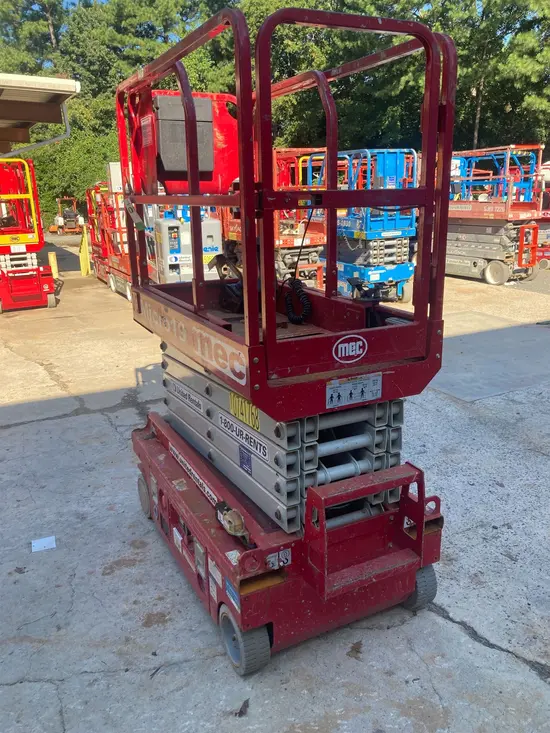 2018 MEC MICRO 19 Scissor Lift
