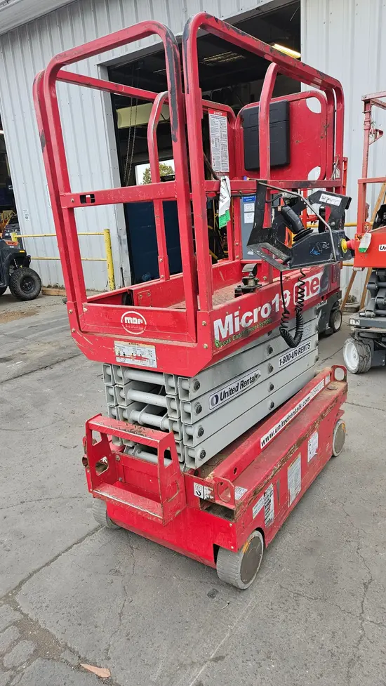 2019 MEC MICRO 19 Scissor Lift