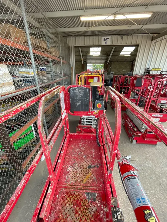 2018 MEC MICRO 19 Scissor Lift