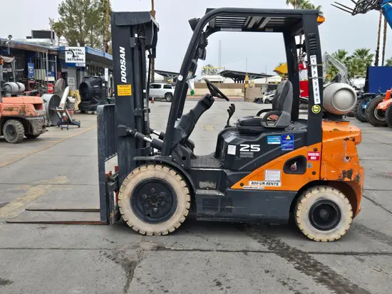 2019 Doosan G25P-7DF Warehouse Forklift