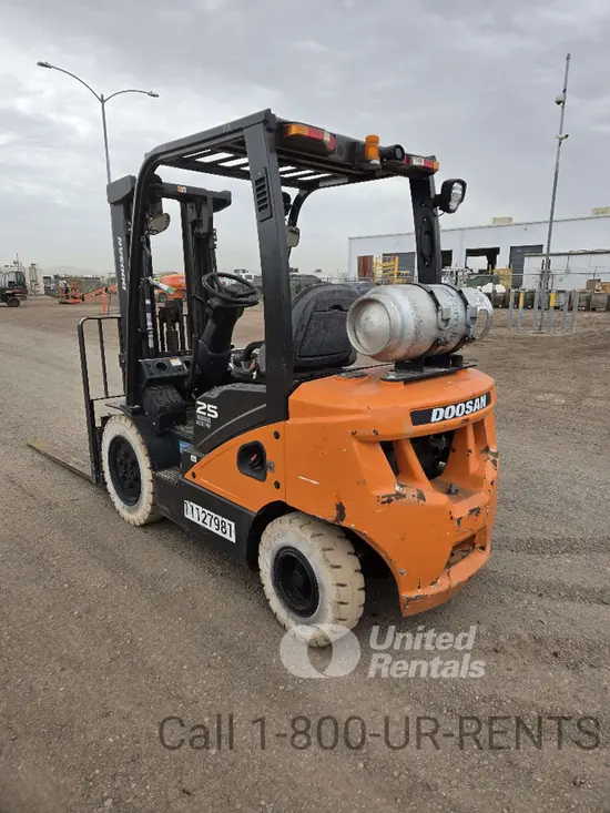2020 Doosan G25N-7DF Warehouse Forklift