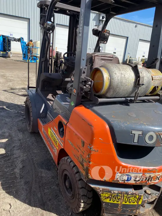 2019 Toyota 8FGU25 Warehouse Forklift
