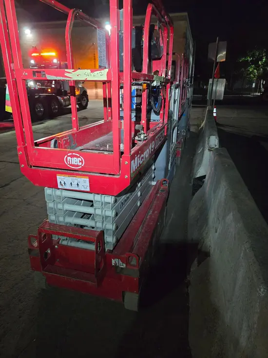 2019 MEC MICRO 19 Scissor Lift