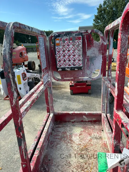 2018 MEC MICRO 19 Scissor Lift