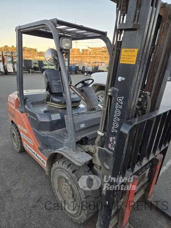 2018 Toyota 8FDU30 Warehouse Forklift