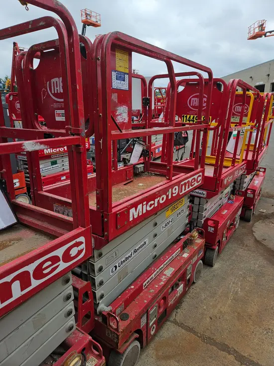 2018 MEC MICRO 19 Scissor Lift