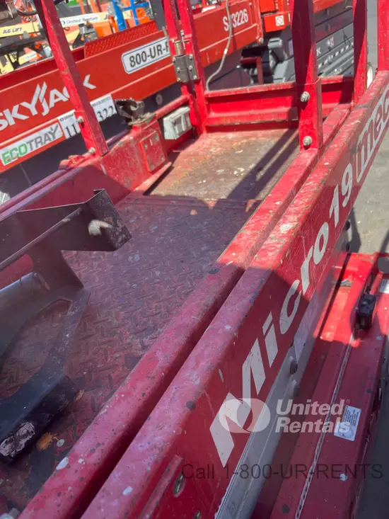 2019 MEC MICRO 19 Scissor Lift