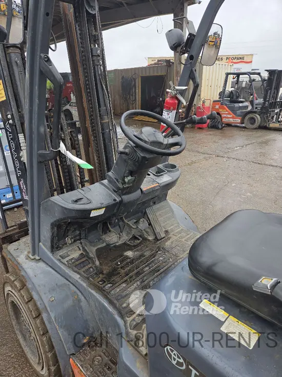 2018 Toyota 8FDU30 Warehouse Forklift