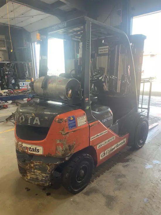 2019 Toyota 8FGU25 Warehouse Forklift