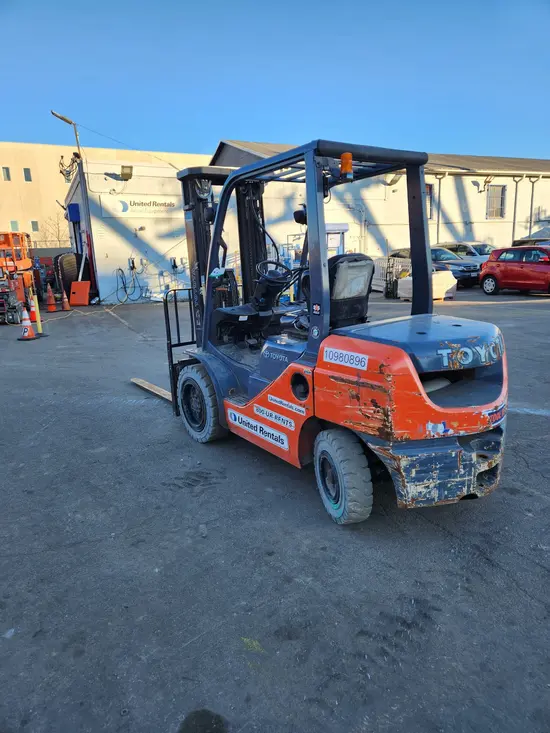 2019 Toyota 8FDU30 Warehouse Forklift