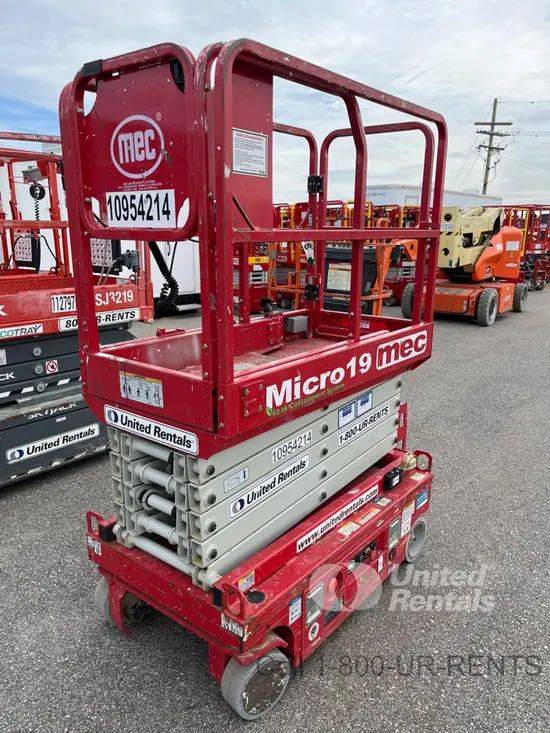 2019 MEC MICRO 19 Scissor Lift
