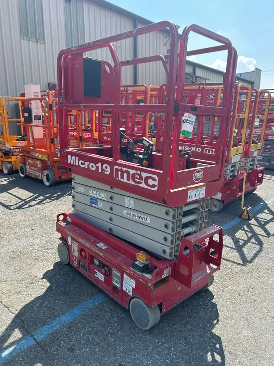 2018 MEC MICRO 19 Scissor Lift