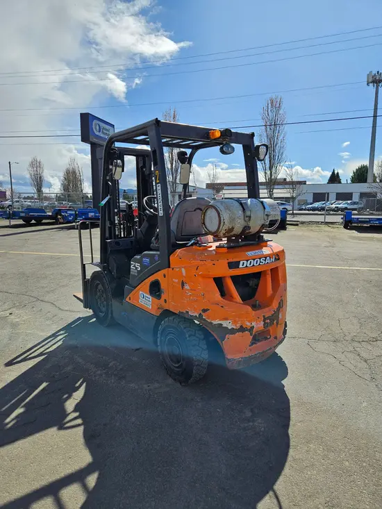 2021 Doosan G25N-7DF Warehouse Forklift