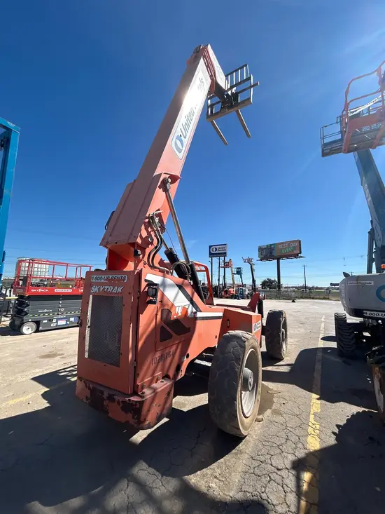 2014 SKYTRAK 8042 Forklift