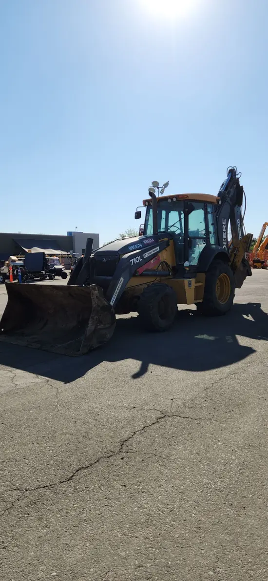 2019 John Deere 710L Backhoe Loader