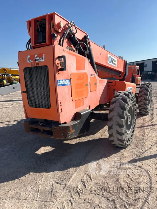 2016 SKYTRAK 8042 Forklift