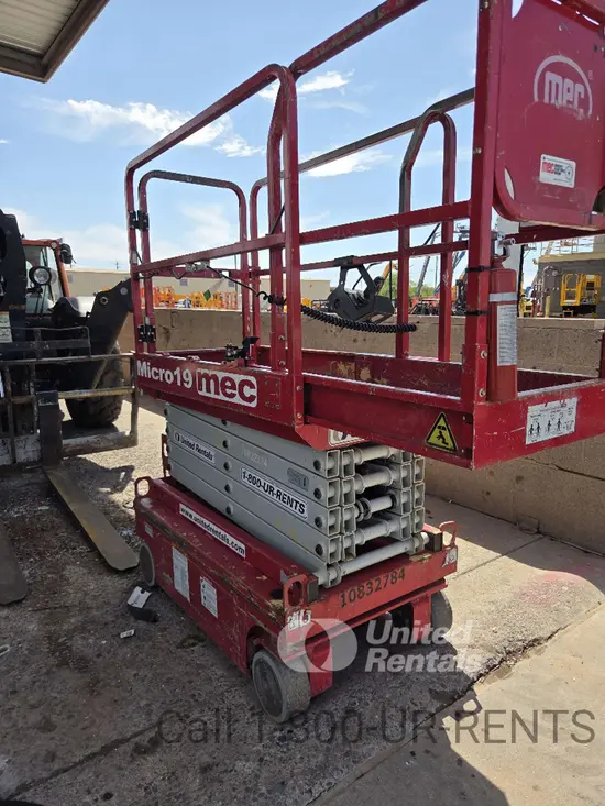 2018 MEC MICRO 19 Scissor Lift