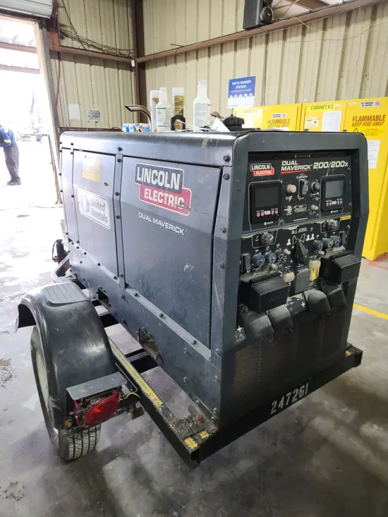 2020 Lincoln Electric DUAL MAVERICK Welder
