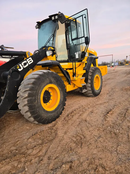 2022 JCB 427 Wheel Loader