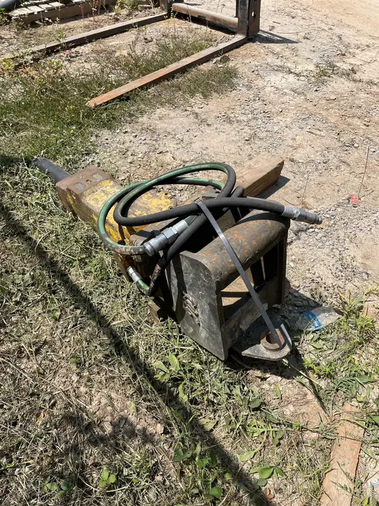2016 Atlas Copco SB 452 Attachment