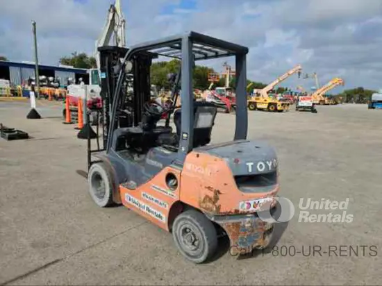 2018 Toyota 8FDU25 Warehouse Forklift