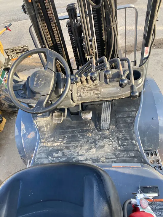 2018 Toyota 8FGU30 Warehouse Forklift