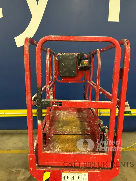 2018 MEC MICRO 19 Scissor Lift