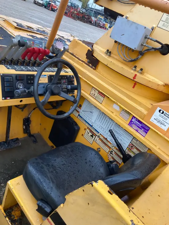 2014 Broderson IC-200-3H