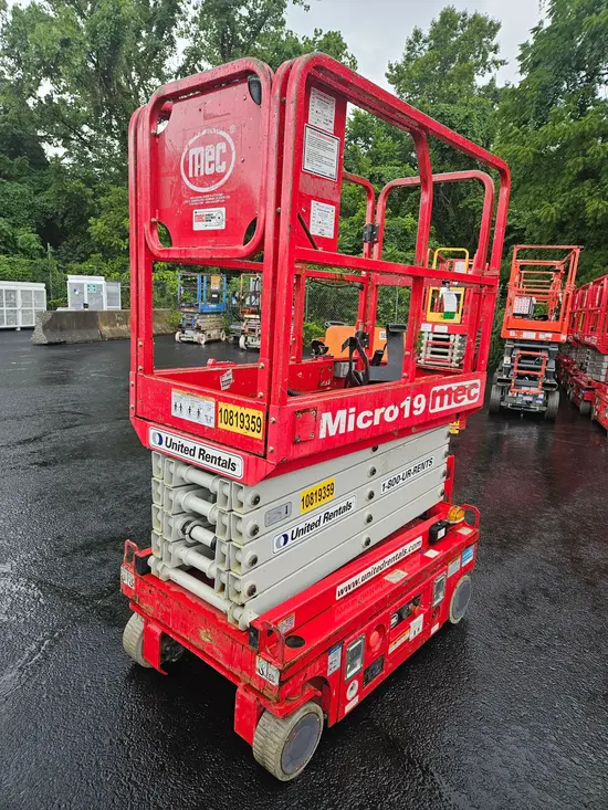 2018 MEC MICRO 19 Scissor Lift